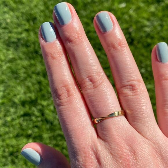 Gold Mobius Infinity Band Twist Ring - Picture 6 of 8